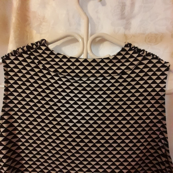 Liz Claiborne Sleeveless - Picture 14 of 15
